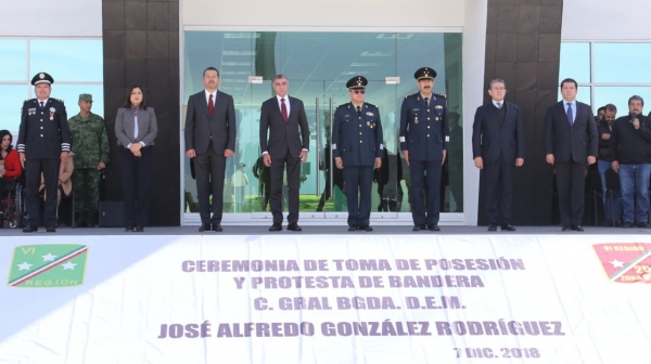 TONY GALI ASISTE A LA TOMA DE PROTESTA DE JOSÉ ALFREDO GONZÁLEZ COMO TITULAR DE LA XXV ZONA MILITAR